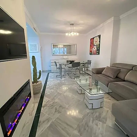 فندق Apartmento En Dama De Noche 1 ماربيا